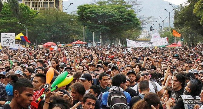 Kolombiya hükümetinden geri adım: Protestocu liderlere görüşme çağrısı