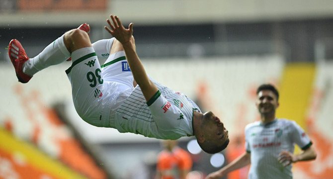 Burak Altıparmak, kariyerinin en iyi dönemini yaşadı