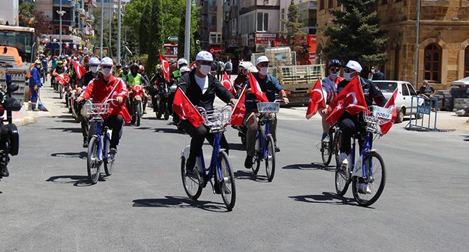 19 Mayıs bisiklet turu Ayasofya'dan başladı