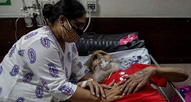 Hindistan’da acı koronavirüs rekoru: İlk ülke oldu