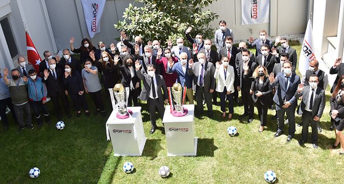 Süper Lig ve 1'inci Lig şampiyonluk kupaları tanıtıldı