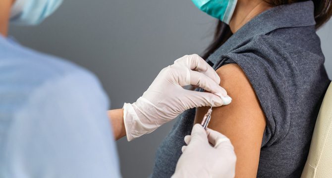 Öğretmen ve okul çalışanları için aşı randevusu açıldı