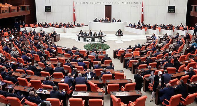 AKP yasa teklifini Meclis'e sundu: Borçlara yapılandırma geliyor