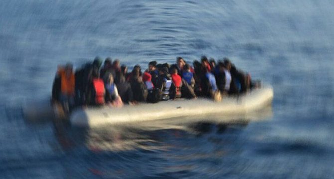 Göçmen taşıyan tekne battı: 50 kayıp