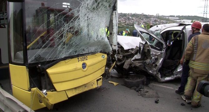 Feci kaza: 1 ölü, İETT şoförü ağır yaralı