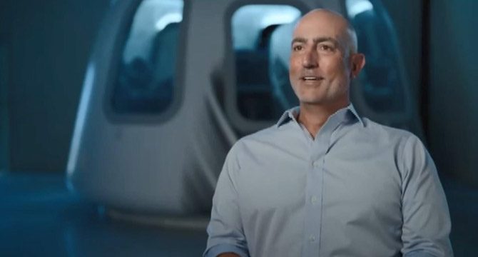 Jeff Bezos tarih verdi: Uzaya gidiyor