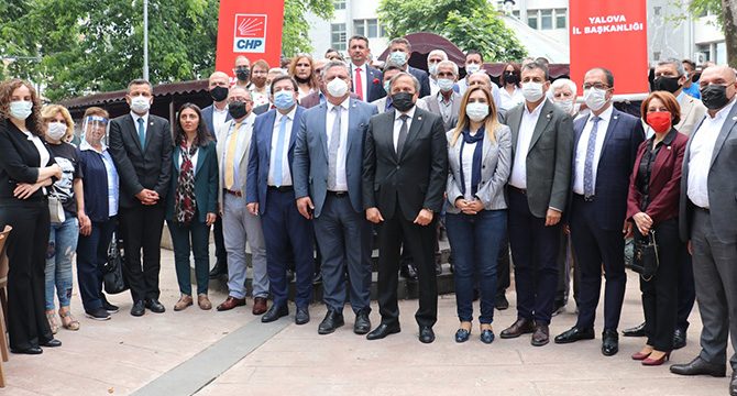 Yalova'da CHP heyeti Salman'ın göreve iadesini istedi
