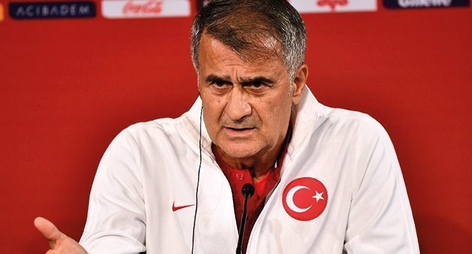 A Milli Takım Teknik Direktörü Şenol Güneş'ten İtalya maçı öncesi çok sert tepki