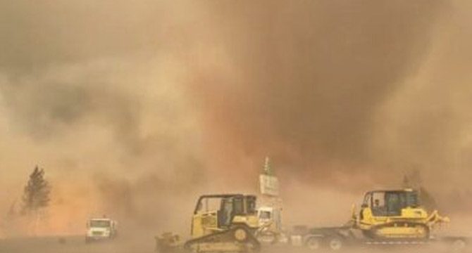 Rekor sıcaklıklarla kavrulan ABD’de ‘alev hortumu’