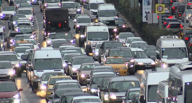 Tatil göçü başladı: Sürücülere yol hipnozu uyarısı