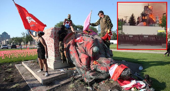 Toplu mezar öfkesi büyüyor! Heykeller yıkıldı, kiliseler ateşe verildi