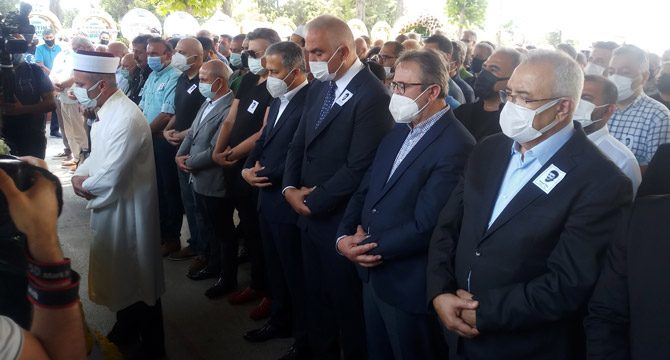 Kartal Tibet’e veda! Cenazeye siyaset ve sanat dünyasından ünlü isimler katıldı