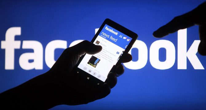 Facebook tartışma yaratan etiketi yasakladı