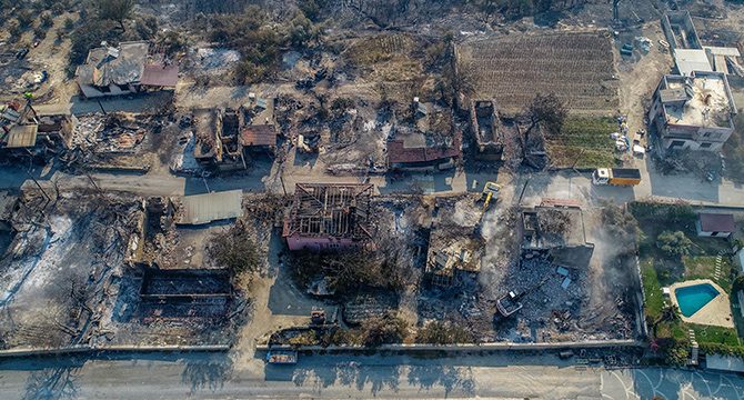Manavgat'taki büyük felaket ardında yıkım bıraktı