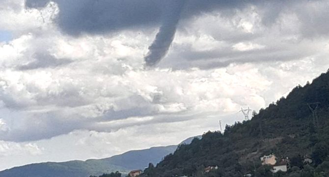 Selin vurduğu Kastamonu’da deniz üzerinde çıkan hortum korkuttu