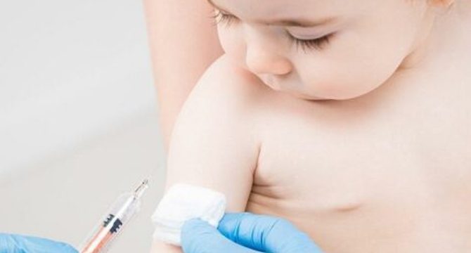 Bebeklerine korona aşısı yapılan aileden suç duyurusu