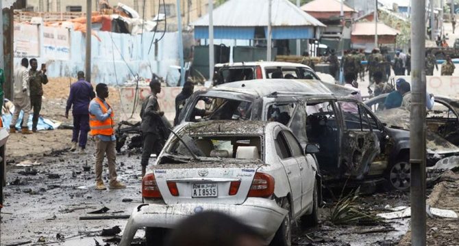 Somali’de Cumhurbaşkanlığı Sarayı yakınında saldırı: 8 ölü