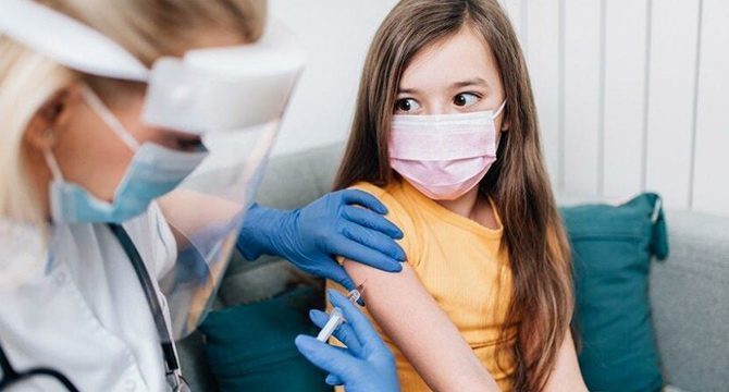 Uzman isimden 12 yaş üzeri çocuklar için velilere aşı çağrısı