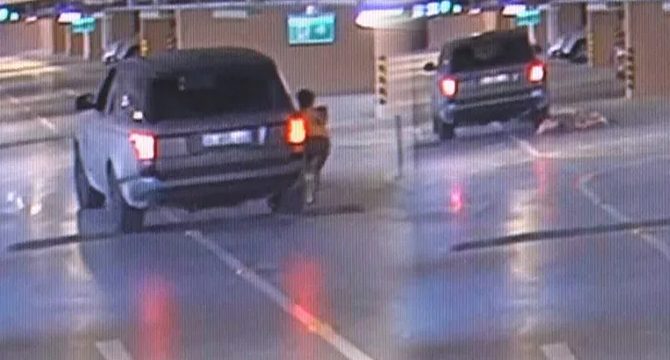 Korkunç görüntüler! Cipiyle yeğeninin üzerinden geçti