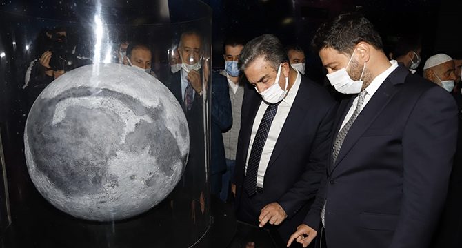 Türkiye Uzay Ajansı Başkanı: 2028 yılında aya araç indirme hedefimiz var