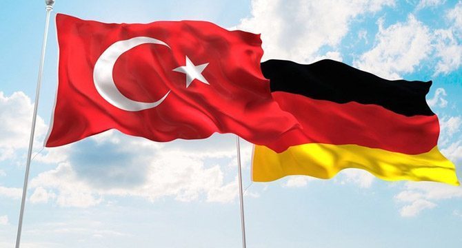 Alman politikacılardan Türkiye’ye uyarı
