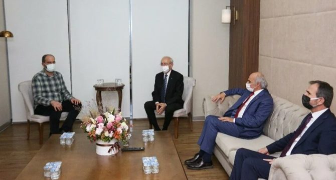 Kılıçdaroğlu, Karamollaoğlu’nu ziyaret etti