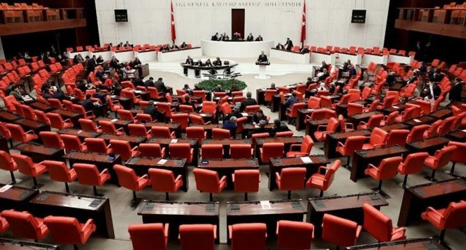 8 fezleke Meclis’e ulaştı