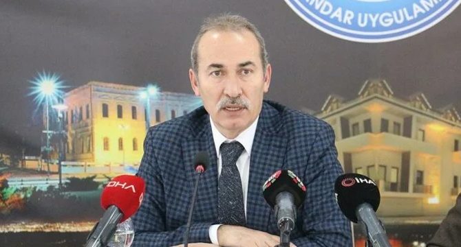Kaydolan çıkmadı Rektör, ‘Tüm Türkiye’de aynı’ dedi