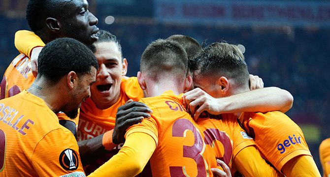 Galatasaray ikinci yarıya Giresunspor maçı ile başlıyor