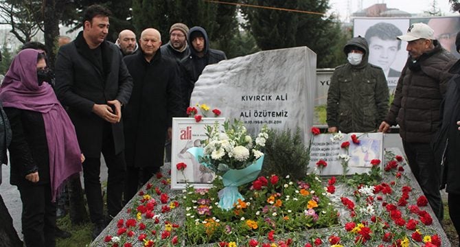 Kıvırcık Ali mezarı başında anıldı