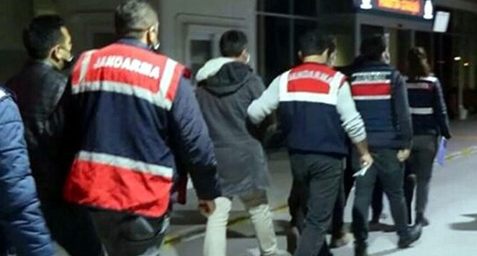 Ankara merkezli 12 ilde FETÖ operasyonu