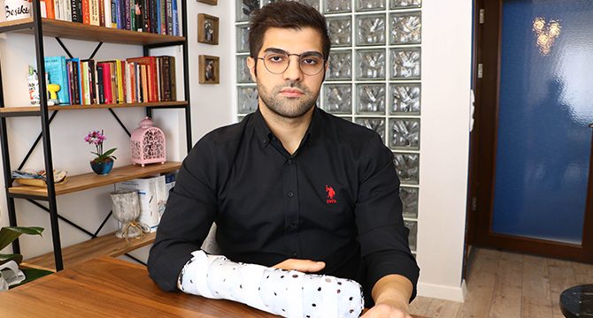 Hastası tarafından bıçaklanan doktor istifa etti
