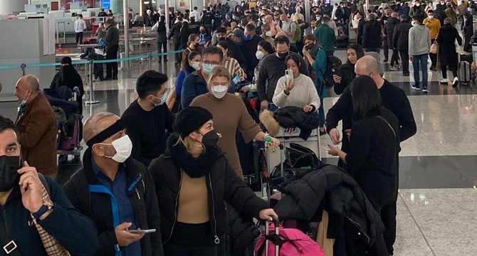 İstanbul Havalimanı’nda yolcular isyan etti