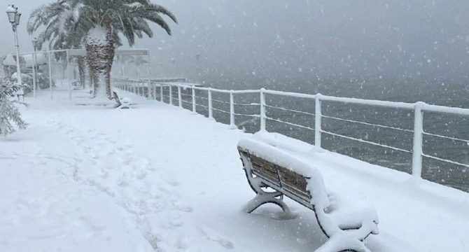 Yunanistan’da deniz dondu