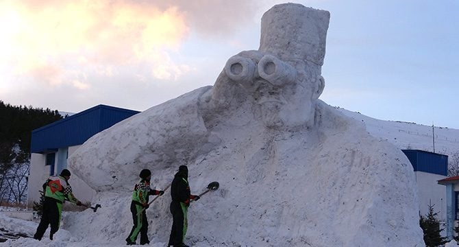 150 tonluk kardan Atatürk’ün heykeli yapılıyor
