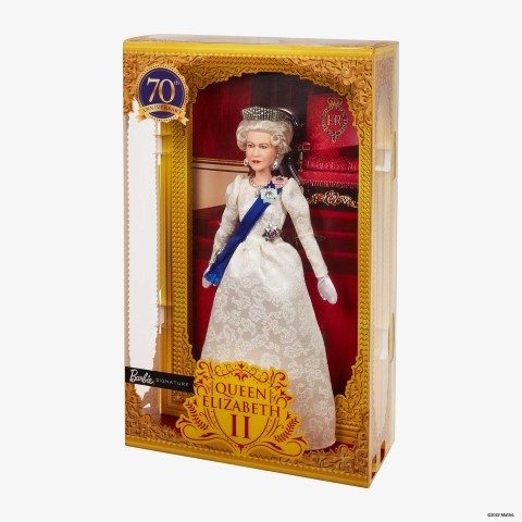 İngiltere Kraliçesi II. Elizabeth'in 96'ncı yaşına özel bebek üretildi |  Korkusuz Gazetesi