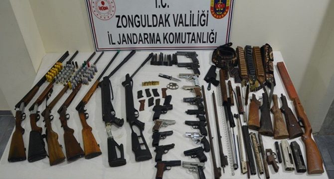 Evden cephane çıktı