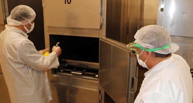 Ölü yıkayıcılar 2.5 yılı özetledi: Ölüp ölüp dirildik