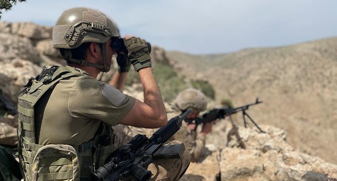 MSB: 12 PKK/YPG'li terörist etkisiz hale getirildi