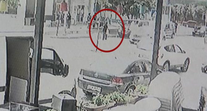 Bir anlık dalgınlığı az daha canına mal oluyordu