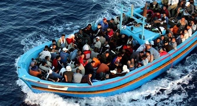 Tunus açıklarında 3 göçmen öldü, 248 göçmen kurtarıldı