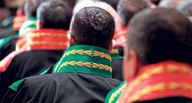 Resmi Gazete'de yayımlandı: Çok sayıda hakim ve savcı görevden alındı