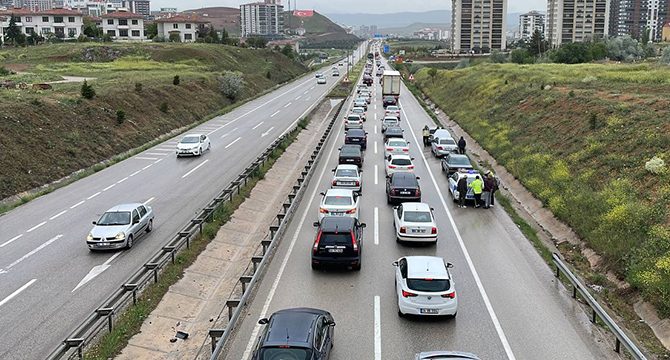 ‘Kilit kavşak’ta dönüş yoğunluğu