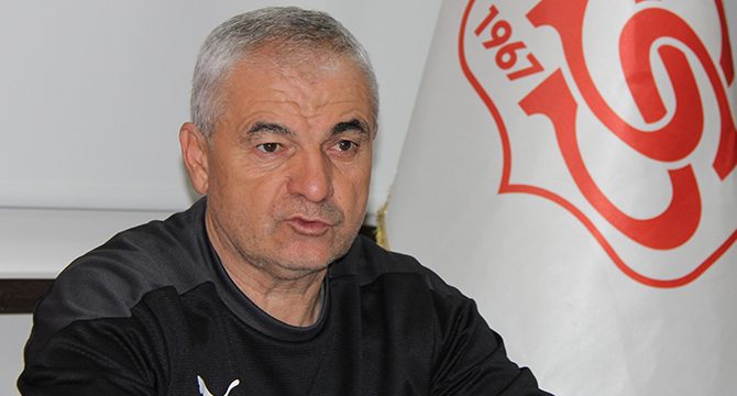 Rıza Çalımbay: Takımımız desteği hak ediyor