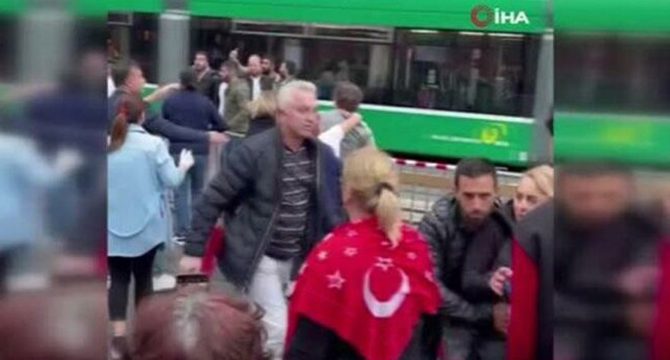 İsviçre'de PKK yandaşları, Türk vatandaşlarına saldırdı