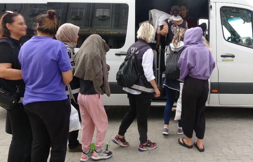 4 ilde sanal eskort dolandırıcılığı operasyonu: 12 tutuklama