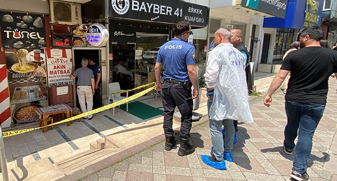 Babasını tabancayla vuranın babasını bıçakladı!