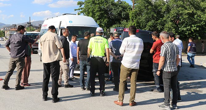 Erzincan’da korkunç kaza! İki minibüs çarpıştı: 7 yaralı