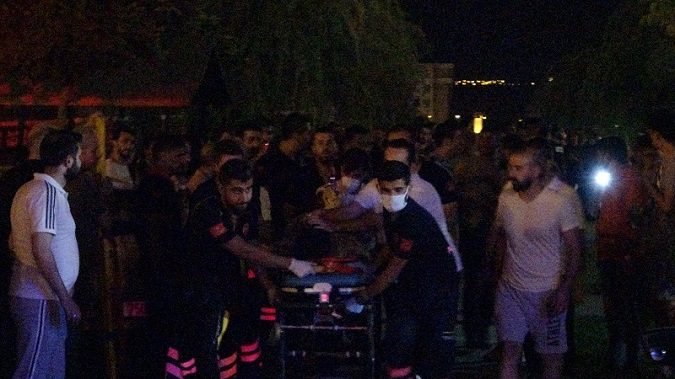 25 katlı binada yangın: 1 kişi hayatını kaybetti