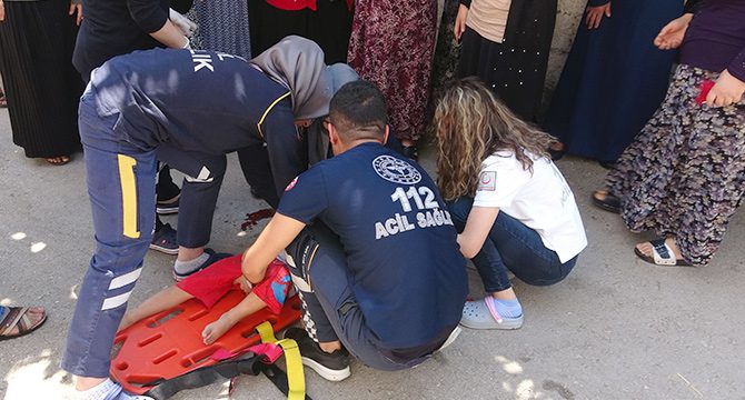 Yaslandığı pencerenin camıyla beraber ikinci kattan düştü